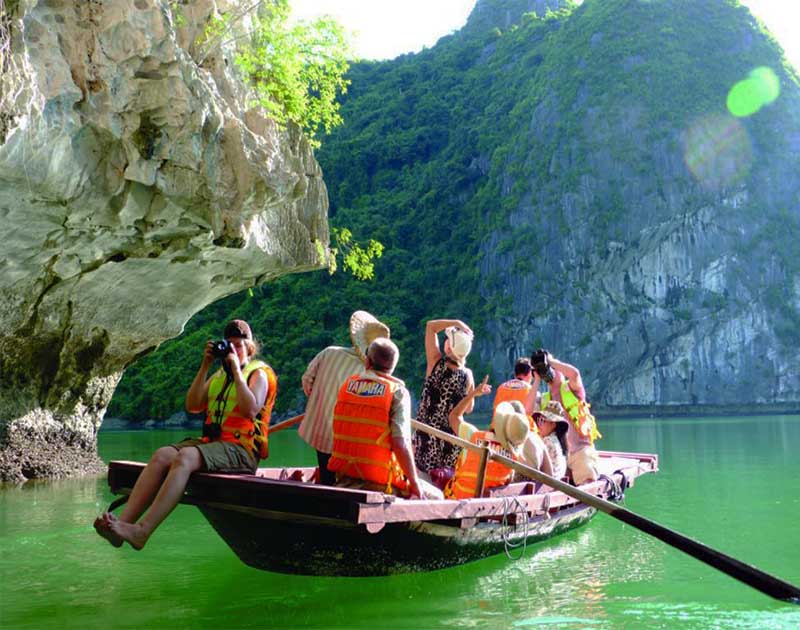 Ninh Binh Tour Package 5 Days 4 Nights: Ninh Binh- Ha Long Bay - Sapa